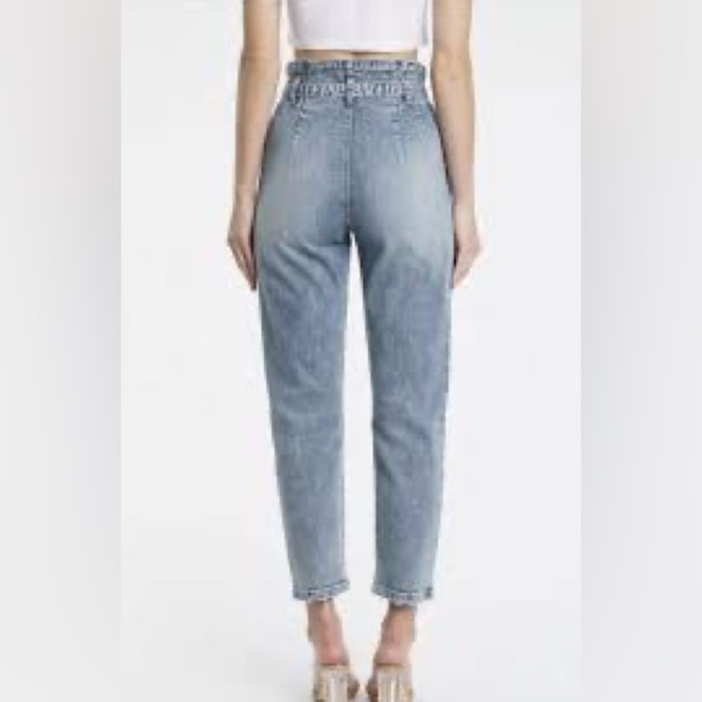 Eunina Boutique Tobi Super High Rise Mom Jean Crop‎ Acid Washed Denim Jeans